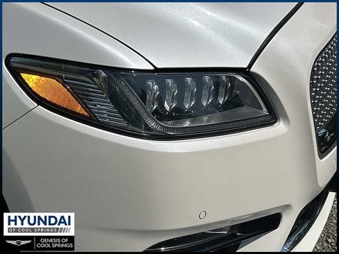 Used 2018 Lincoln Continental Reserve w/ Rear-seat Package AWD/4WD image 10
