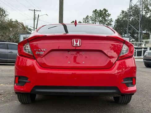 Used 2018 Honda Civic EX image 5