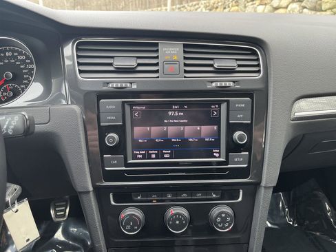 Used 2019 Volkswagen Golf Alltrack S AWD/4WD image 12