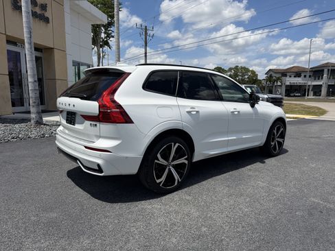 Used 2024 Volvo XC60 B5 Ultimate w/ Protection Package Premier AWD/4WD image 3