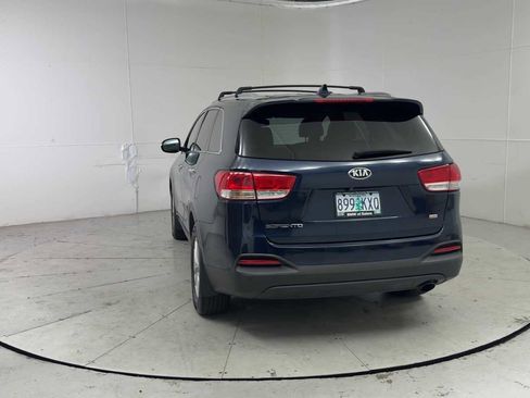Used 2018 Kia Sorento AWD image 3