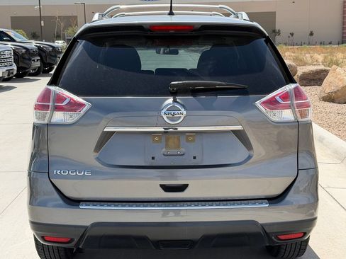 Used 2016 Nissan Rogue S w/ Appearance Package FWD image 6