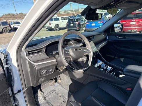 Certified 2023 Jeep Grand Cherokee Limited AWD/4WD image 21