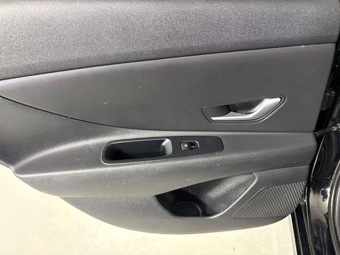 Used 2023 Hyundai Elantra SEL FWD image 33