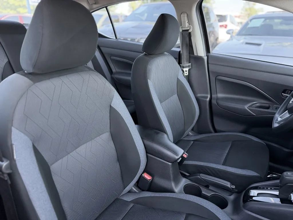 Used 2025 Nissan Versa SV FWD image 12