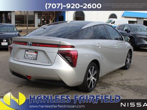 Used 2019 Toyota Mirai image 7