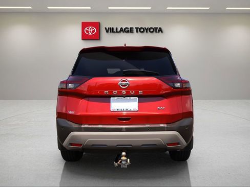 Used 2021 Nissan Rogue SV FWD image 4