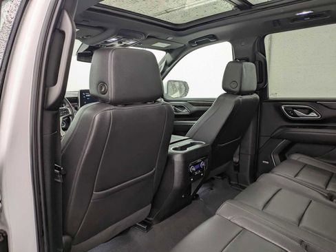 Used 2024 Chevrolet Suburban Z71 AWD/4WD image 19