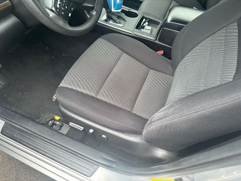 Used 2015 Toyota Camry LE FWD image 9