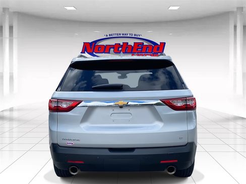 Used 2021 Chevrolet Traverse LT image 6