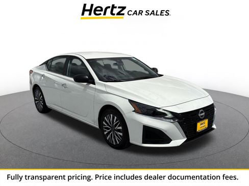 Used 2025 Nissan Altima 2.5 SV FWD image 1