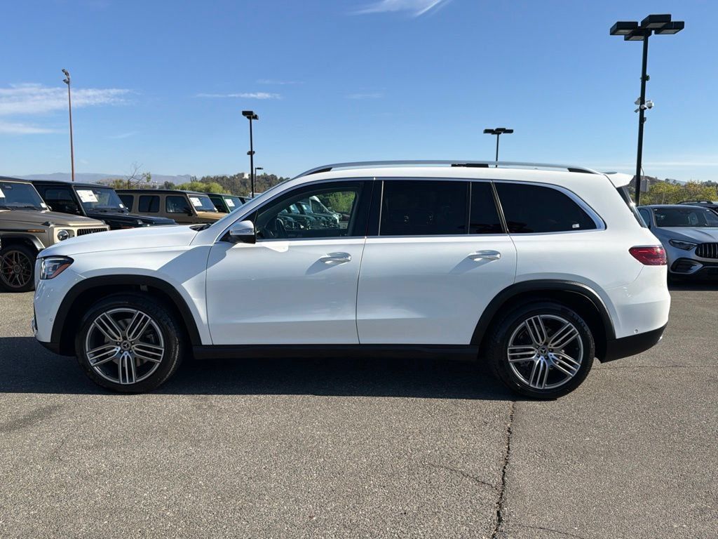Used 2024 Mercedes-Benz GLS 450 4MATIC image 12