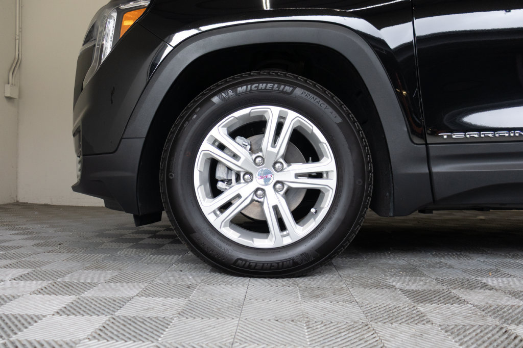 Used 2022 GMC Terrain SLE FWD image 9