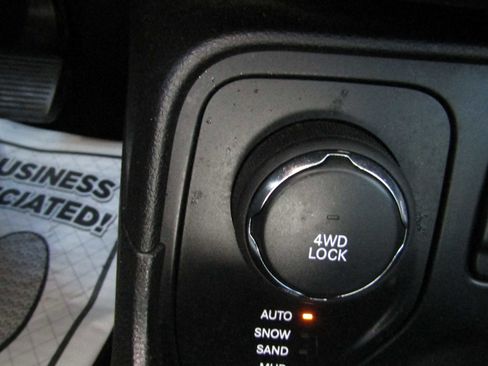 Used 2016 Jeep Renegade 75th Anniversary image 20