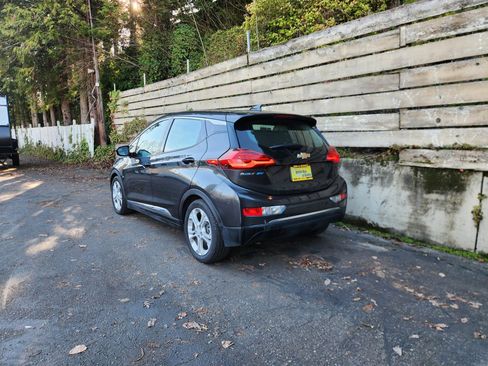 Used 2018 Chevrolet Bolt LT image 9