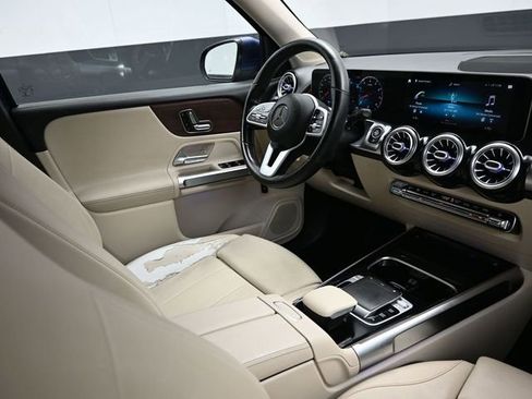 Used 2020 Mercedes-Benz GLB 250 w/ Premium Package image 18