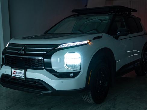 Used 2025 Mitsubishi Outlander Trail Edition image 34