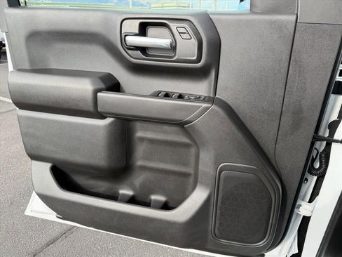 New 2026 Chevrolet Silverado 1500 Custom Trail Boss w/ LPO, Dark Essentials Package image 9