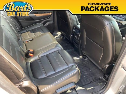 Used 2019 GMC Acadia Denali w/ Technology Package AWD/4WD image 12