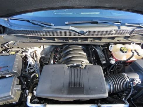 Used 2022 Chevrolet Tahoe LT w/ LT Signature Plus Package image 10