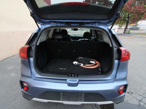 Used 2022 Kia Niro EX Premium image 24