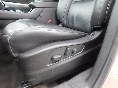 Used 2023 Cadillac XT4 Premium Luxury image 18