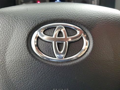 Used 2021 Toyota Tacoma TRD Off-Road image 21