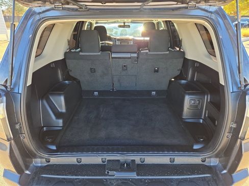 Used 2018 Toyota 4Runner SR5 image 12