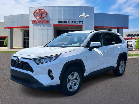 Used 2020 Toyota RAV4 XLE FWD image 5