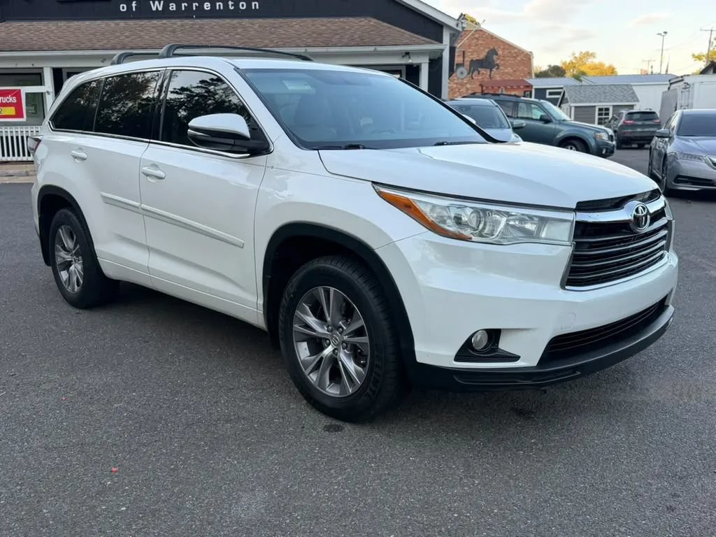 Used 2015 Toyota Highlander Plus AWD/4WD image 8