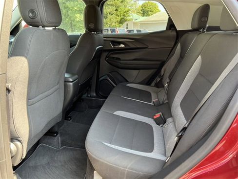 Used 2025 Chevrolet TrailBlazer LT image 5