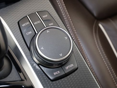 Used 2023 BMW M550i xDrive image 35