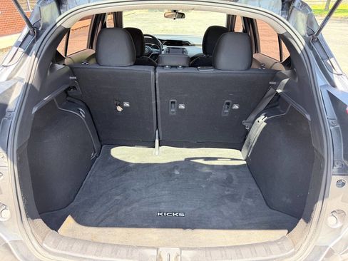 Used 2020 Nissan Kicks S FWD image 14