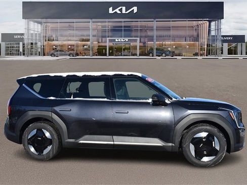 New 2026 Kia EV9 Light image 2