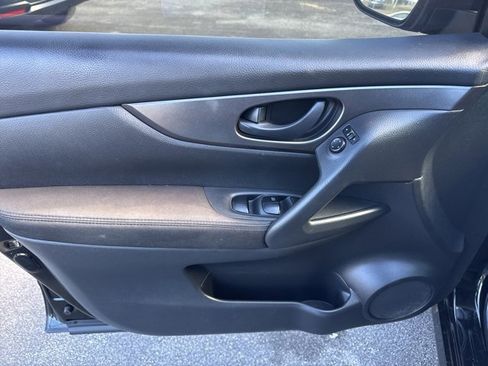 Used 2018 Nissan Rogue Sport S image 14