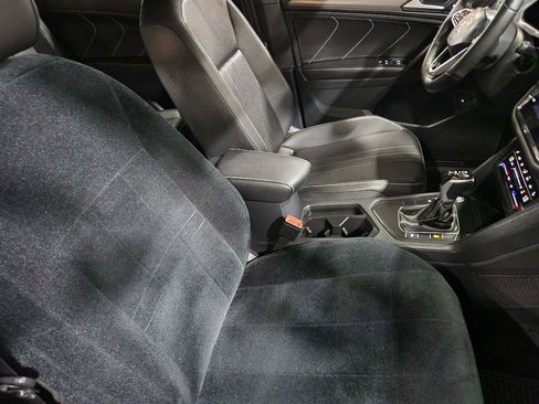 Used 2024 Volkswagen Tiguan SE R-Line image 30