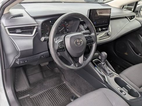 Used 2025 Toyota Corolla LE w/ Convenience Package FWD image 17