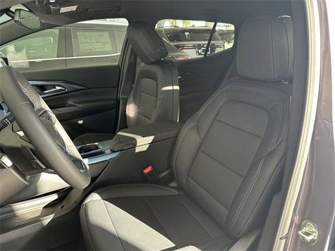 New 2026 Chevrolet Equinox EV LT image 13