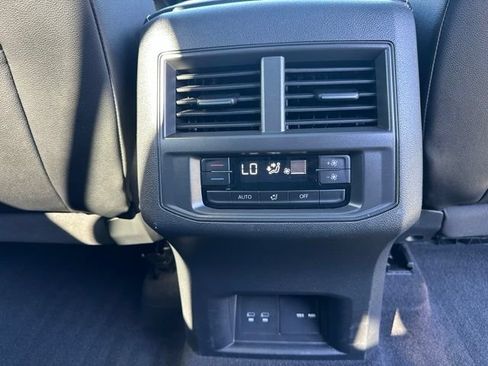 Used 2023 Volkswagen Atlas SE AWD/4WD image 24