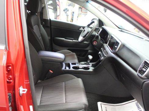 Used 2020 Kia Sportage LX image 21