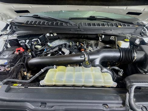 Used 2022 Ford Expedition Max Limited image 9