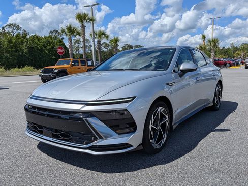 Used 2024 Hyundai Sonata SEL w/ Convenience Package image 8