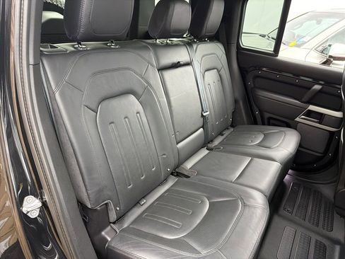 Used 2020 Land Rover Defender 110 HSE image 23