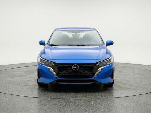 Used 2025 Nissan Sentra SV FWD image 2