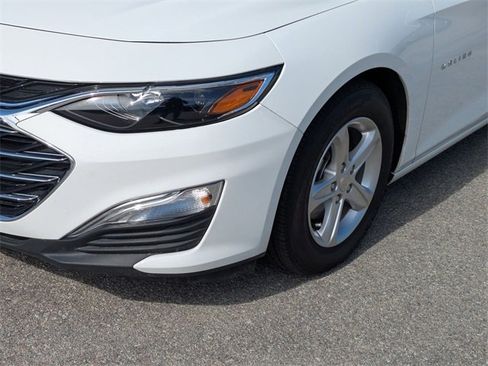 Used 2024 Chevrolet Malibu LS w/ Driver Confidence Package image 9