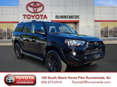 Used 2020 Toyota 4Runner SR5 Premium w/ Moonroof Package AWD/4WD image 1