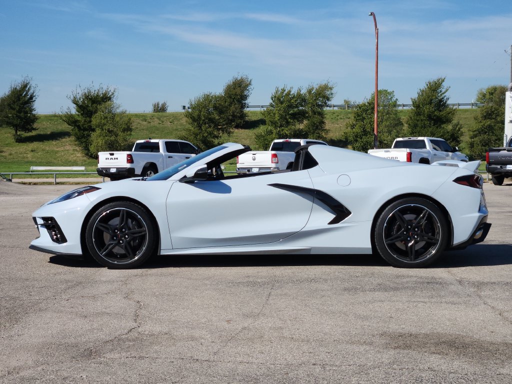 Used 2023 Chevrolet Corvette Stingray Preferred Conv w/ Z51 Performance Package RWD image 4