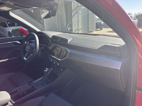 Used 2025 Audi Q3 2.0T Premium w/ Convenience Package image 15