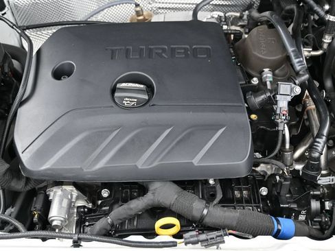 Used 2025 Chevrolet TrailBlazer LT AWD/4WD image 44
