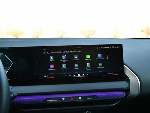 Used 2025 BMW X3 xDrive30i image 14